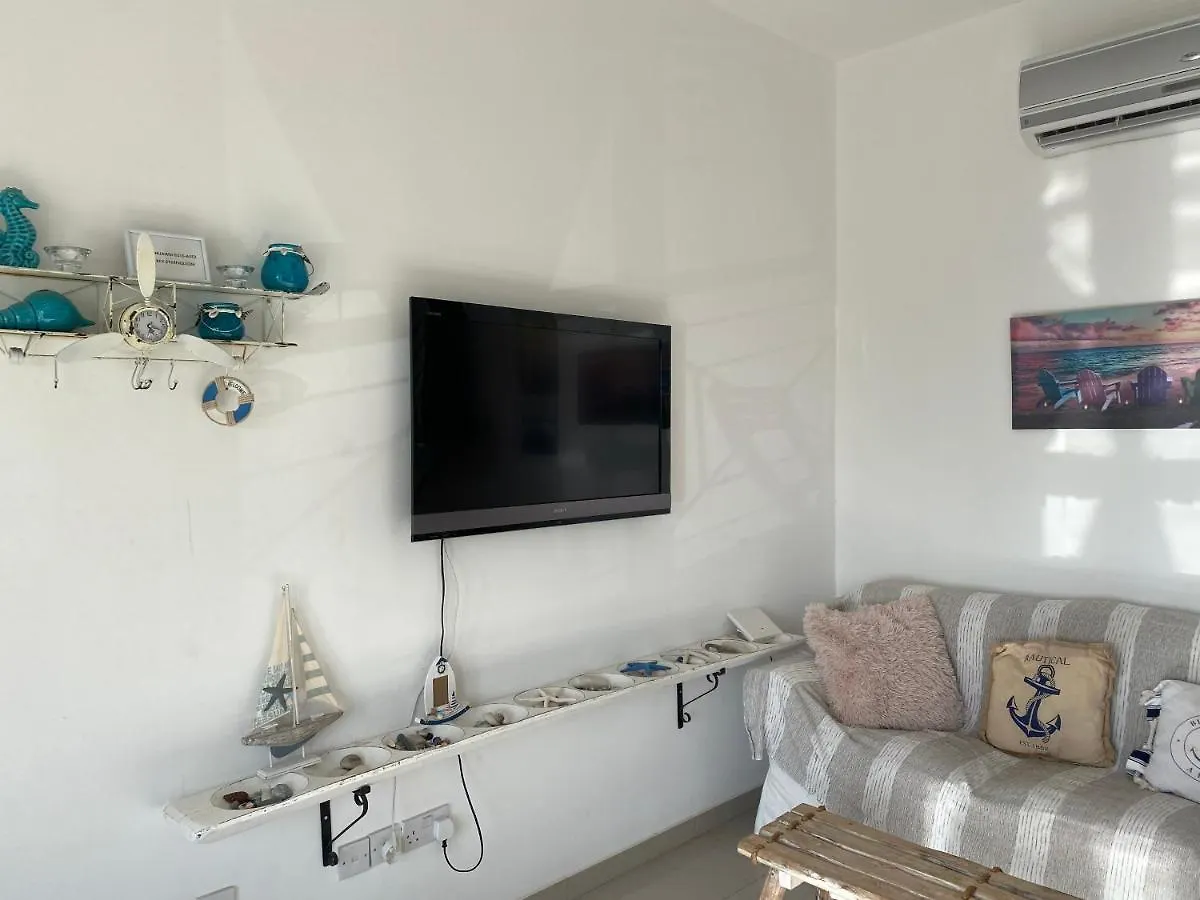 Two Bedroom Duplex :Mountain And Sea View Larnaka Zypern